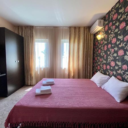 Gosti Hotel Odessa Luaran gambar
