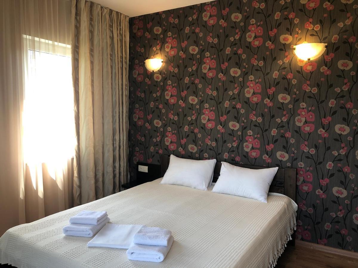 Gosti Hotel Odessa Luaran gambar