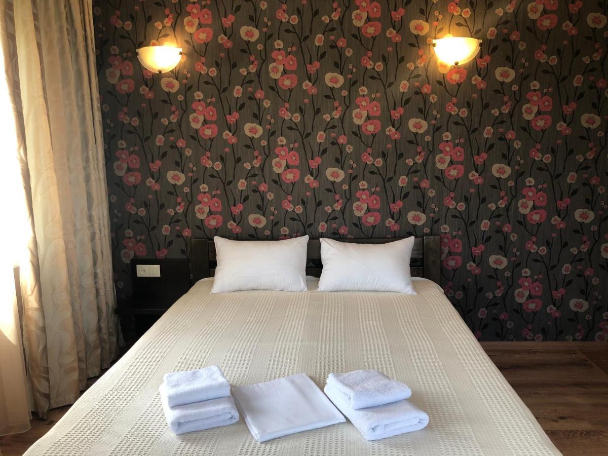Gosti Hotel Odessa Luaran gambar