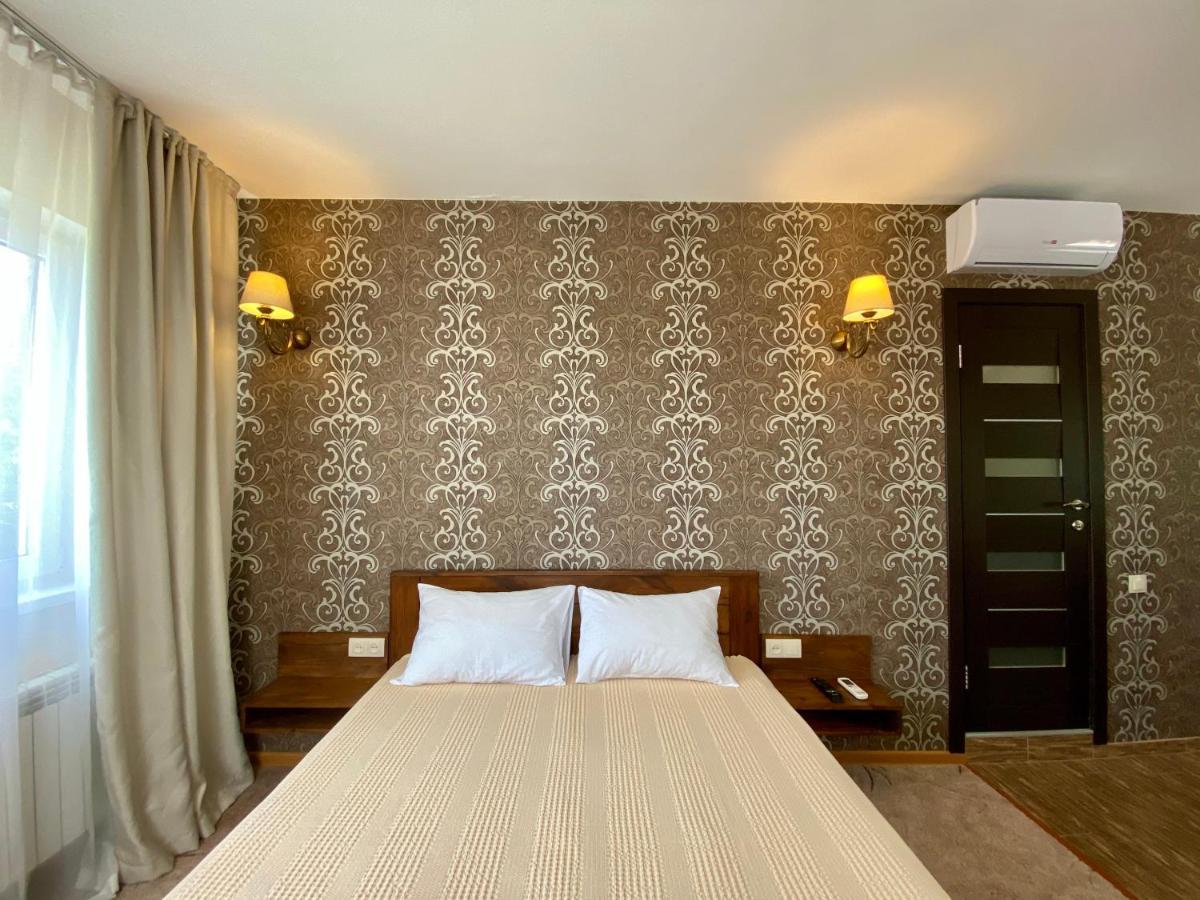 Gosti Hotel Odessa Luaran gambar