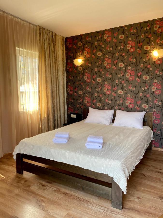 Gosti Hotel Odessa Luaran gambar